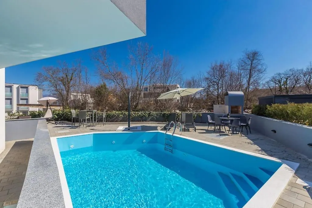 Apartments Laganini Njivice Croatia