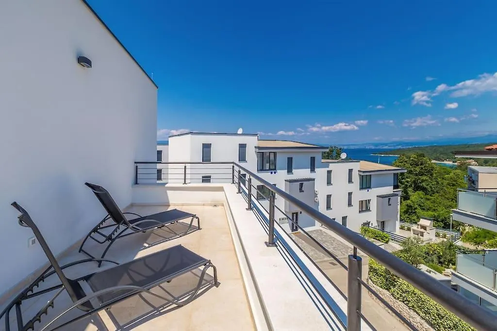 Apartments Laganini Njivice Croatia